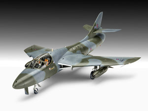 Foto de la maqueta del avión de entramiento inglés Hawker Hunter T.7 en escala 1:32 de Revell referencia 03786