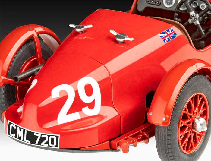 Detalle de la parte trasera de la maqueta del clásico Aston Martin Ultser en escala 1:32 de Revell referencia 77751