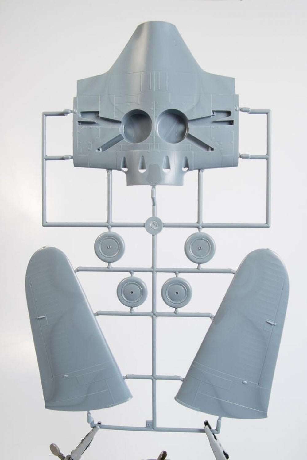 Piezas 2 de la maqueta del caza soviético Polikarpov I-16 en escala 1:32 de Special Hobby referencia 32042