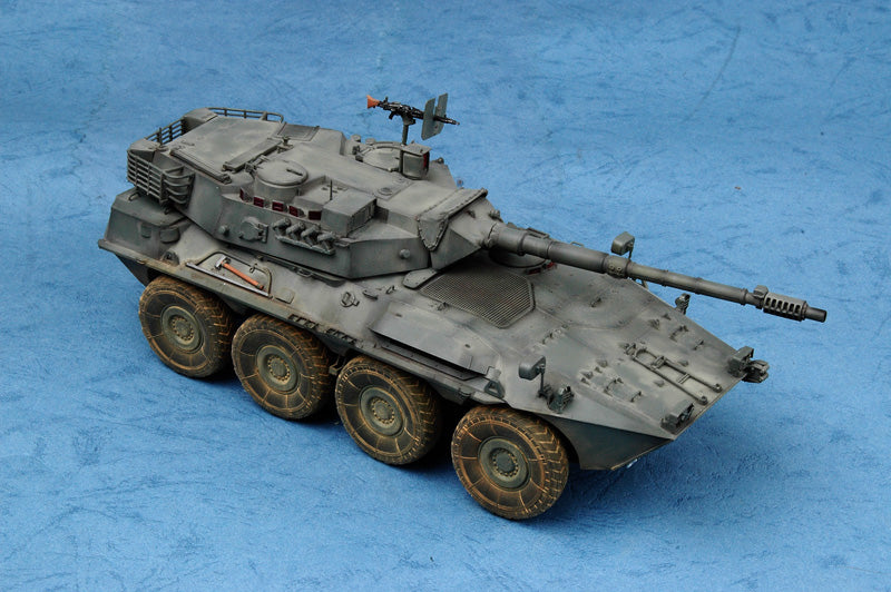 Foto completa de la maqueta del vehículo blindado Centauro primera versión en escala 1:35 de Trumpeter referencia 01562