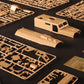 Foto de las piezas de la maqueta del vehículo de transporte de tropas Cougar A1 MRAP en escala 1:35 de Hobby Boss referencia 80156