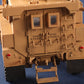 Foto trasera de la maqueta del vehículo de transporte de tropas Cougar A1 MRAP en escala 1:35 de Hobby Boss referencia 80156