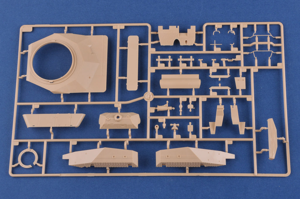 Piezas 2 de la maqueta del carro de combate canadiense Leopard C1A1 en escala 1:35 de Hobby Boss referencia 84502