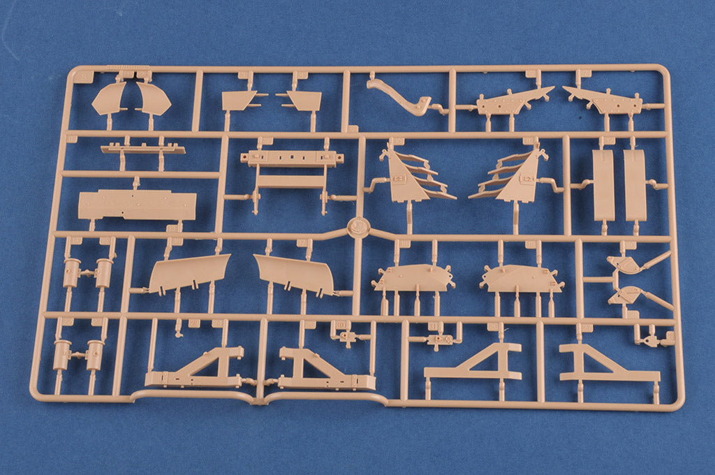 Piezas 4 de la maqueta del tanque canadiense Leopard C2 MEXAS con sistema antiminas TWMP en escala 1:35 de Hobby Boss referencia 84557