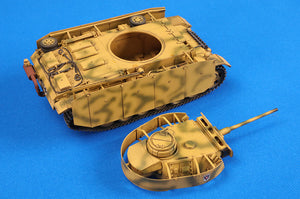 Foto lateral derecha de la maqueta del carro de combate alemán Panzer III M en escala 1:35 de Hobby Boss referencia 84560