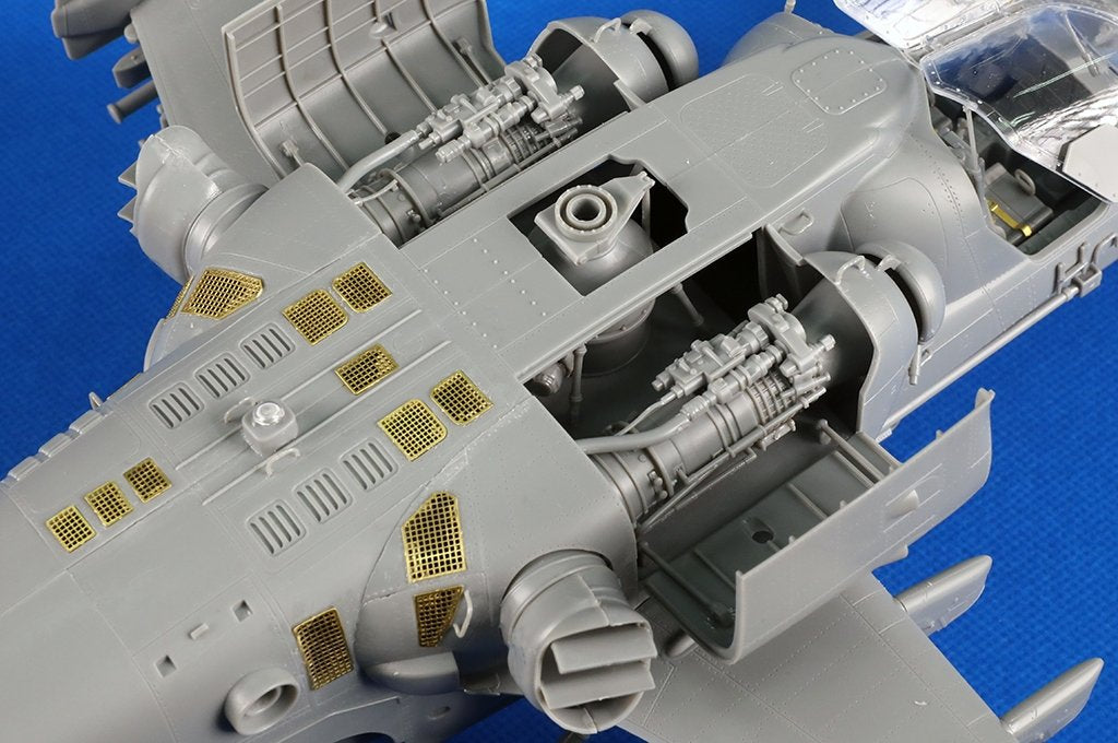 Foto de los motores de la maqueta del helicóptero ruso Ka-52 Alligator en escala 1:35 de Trumpeter referencia 05119