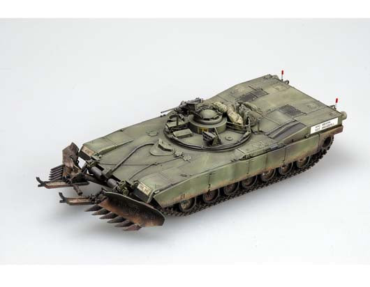 Foto 2 de la maqueta del carro de combate M1 Abrams en escala 1:35 de Trumpeter referencia 01535