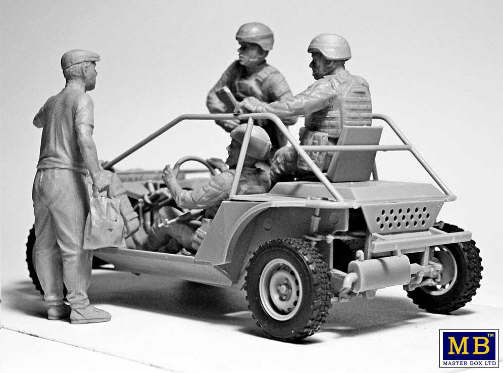 Foto posterior de las figuras de soldados de infantería ucranianos con buggie durante la incursión de Kursk en 2024 en escala 1:35 de Master Box referencia 35247