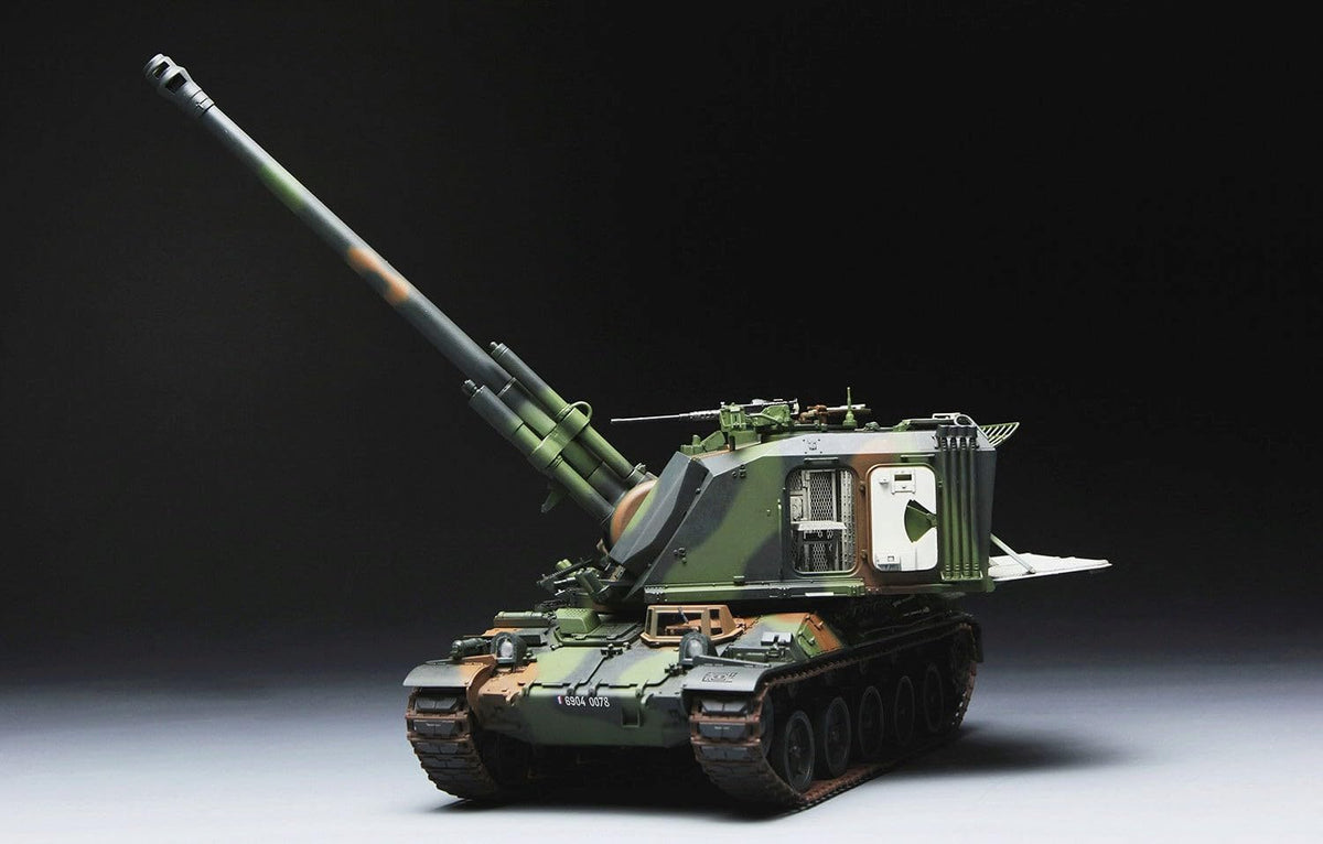 Vista frontal de la maqueta del obús autopropulsado francés AUF1 en escala 1:35 de Meng referencia TS-004