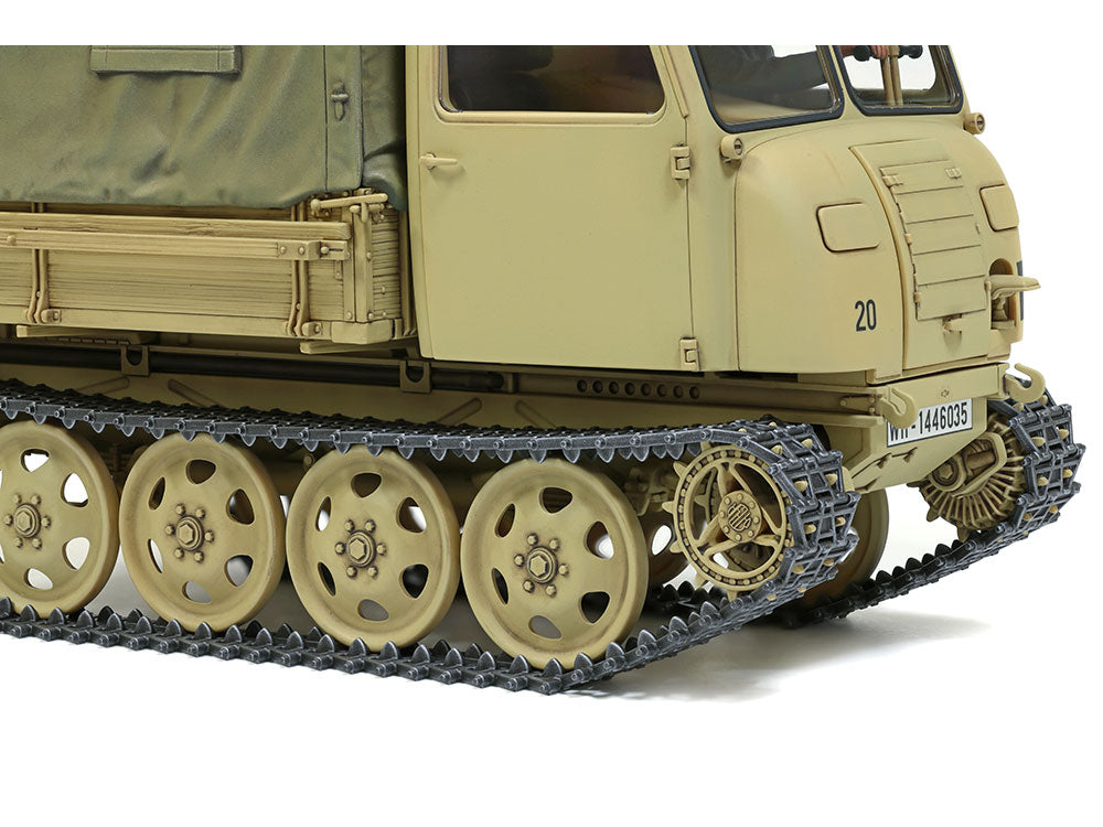 Foto de las cadenas de la maqueta del tractor alemán RSO/01 en escala 1:35 de Tamiya referencia 35394