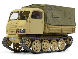 Foto frontal izquierda de la maqueta del tractor alemán RSO/01 en escala 1:35 de Tamiya referencia 35394