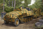 Portada de la caja de la maqueta del vehículo blindado alemán Sd.Kfz.8 de 12 toneladas en escala 1:35 de Trumpeter referencia 01584