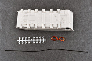 Piezas 1 de la maqueta del carro de combate ruso T-72B1 con blindaje Kontackt en escala 1:35 de Trumpeter referencia 09555