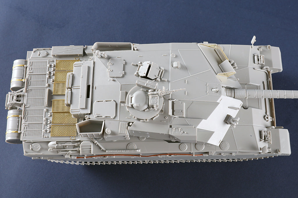 Foto aérea de la maqueta del carro de combate británico Challenguer 1 en escala 1:35 de Trumpeter referencia 09611