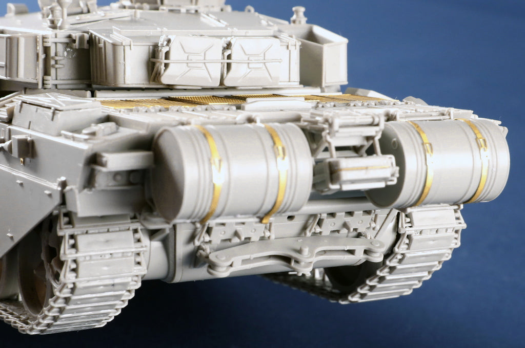 Foto trasera de la maqueta del carro de combate británico Challenguer 1 en escala 1:35 de Trumpeter referencia 09611