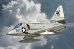 Portada de la caja de la maqueta del caza Douglas A-4B Skyhawk en escala 148 de Hobby Boss referencia 81790