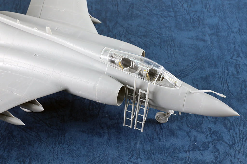 Detalle frontal de la maqueta del avión de ataque británico Buccaneer S.2D en escala 1:48 de Trumpeter referencia 05845