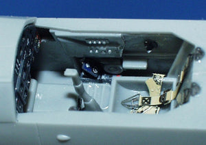 Foto 2 de los interiores de la cabina del Bf-109 G-6 de Hasegawa en escala 1:48 de Eduard referencia FE211