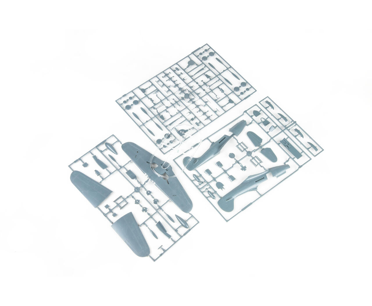 Piezas de la maqueta del caza norteamericano P-39 Aircobra en versiones K y L en escala 1:48 de Eduard referencia 8463