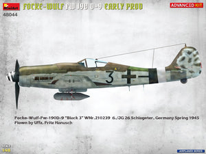 Decoración 1 de la maqueta del caza alemán Fw-190D9 versión inicial en escala 1:48 de Miniart referencia 48044
