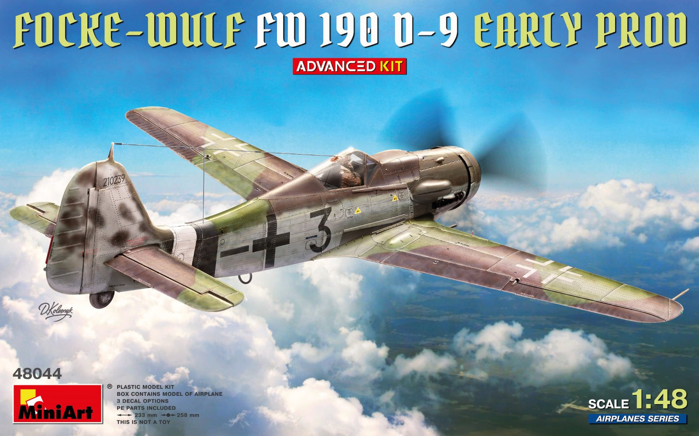 Portada de la caja de la maqueta del caza alemán Fw-190D9 versión inicial en escala 1:48 de Miniart referencia 48044