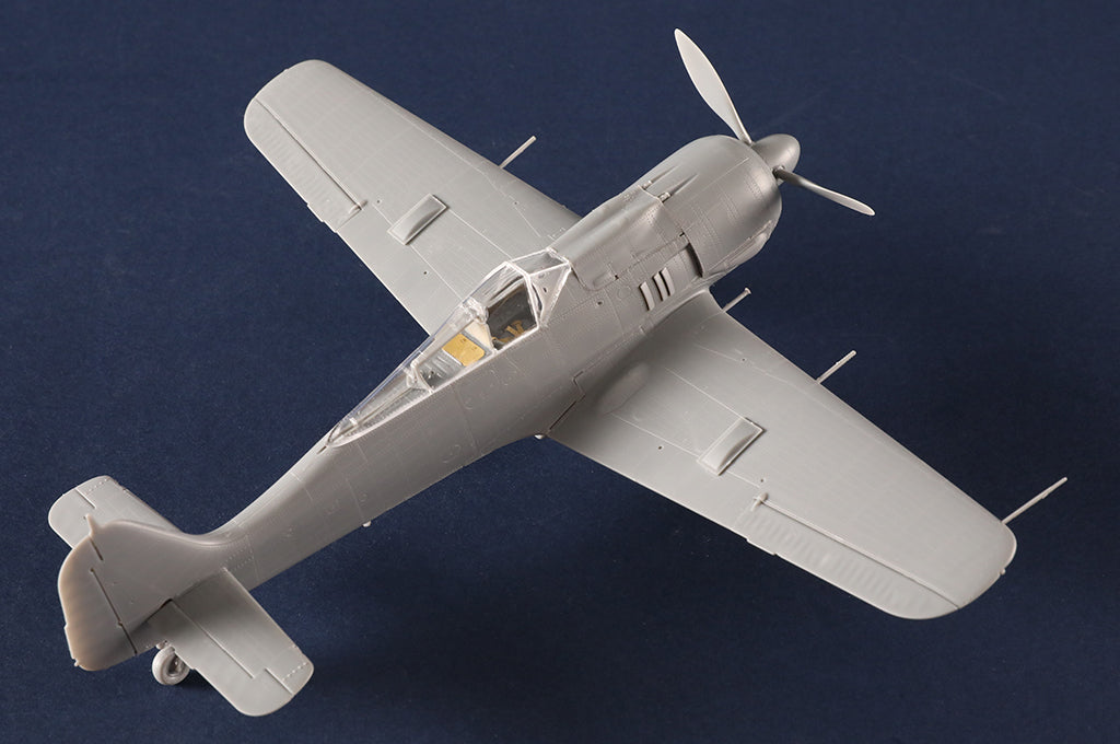 Foto lateral derecha de la maqueta del caza alemán Fw190 A-8 en escala 1:48 de Hobby Boss referencia 81782