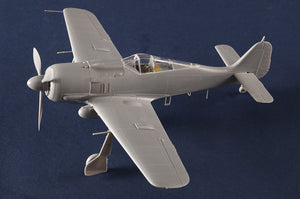 Foto lateral izquierda de la maqueta del caza alemán Fw190 A-8 en escala 1:48 de Hobby Boss referencia 81782