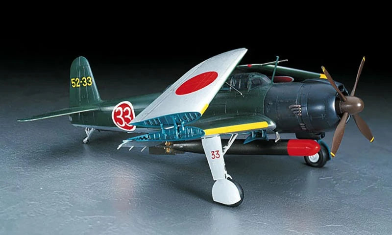 Foto de la maqueta del bombardero naval japonés Nakajima B6N2 Tenzan en escala 1:48 de Hasegawa referencia JT61