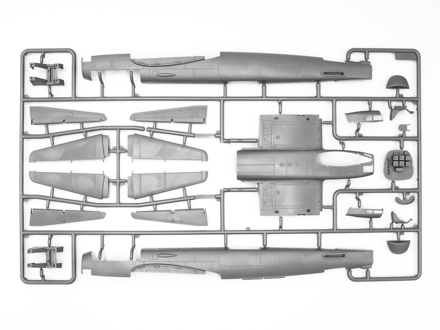 Piezas 1 de la maqueta del bombardero alemán Junkers Ju-88 A4 Torpedero en escala 1:48 de ICM referencia 48236