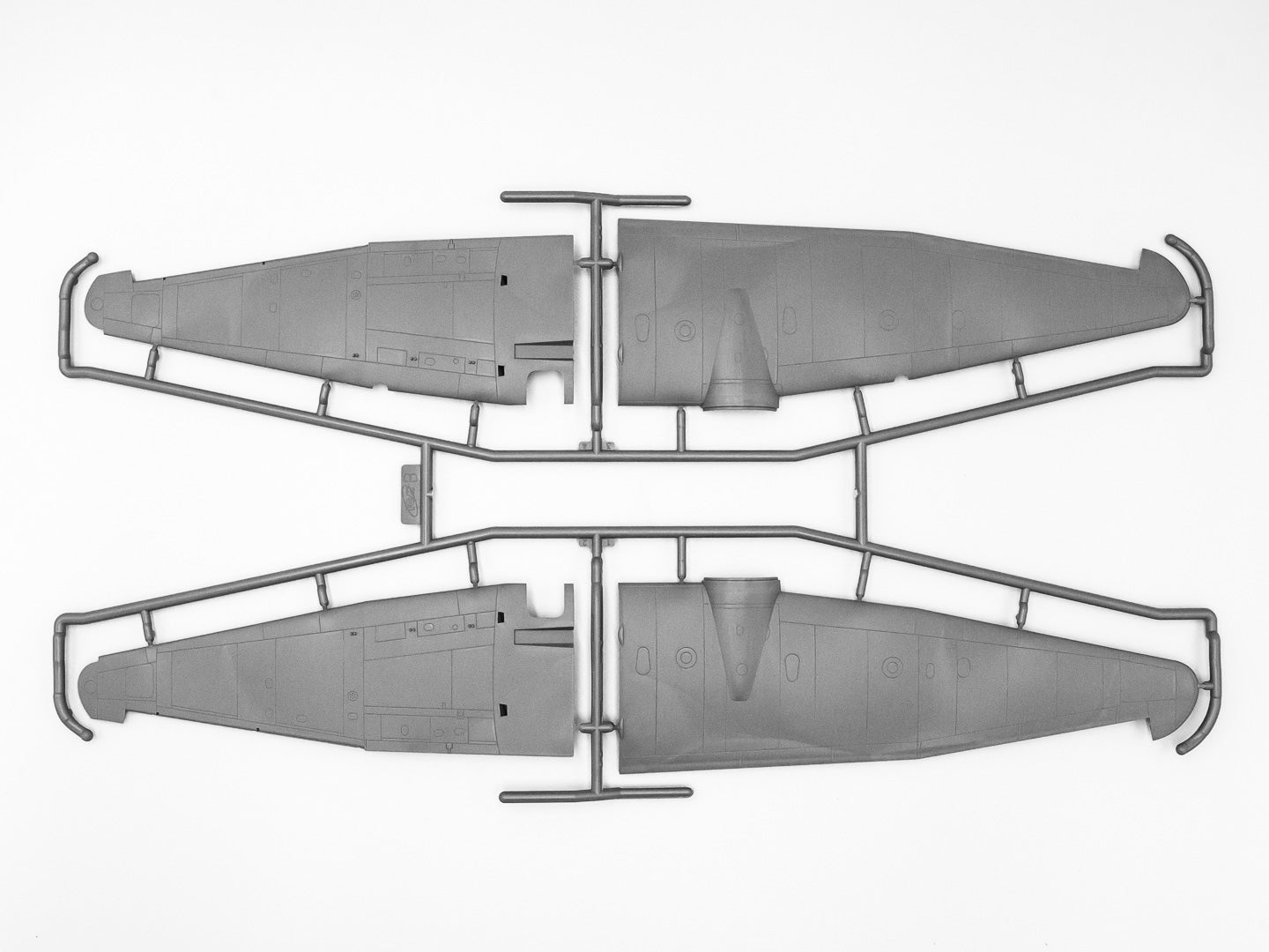 Piezas 2 de la maqueta del bombardero alemán Junkers Ju-88 A4 Torpedero en escala 1:48 de ICM referencia 48236