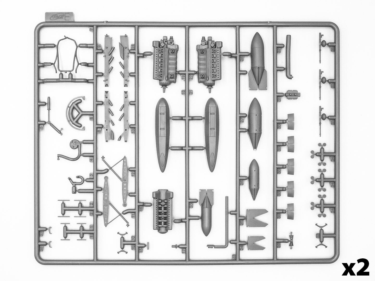 Piezas 4 de la maqueta del bombardero alemán Junkers Ju-88 A4 Torpedero en escala 1:48 de ICM referencia 48236