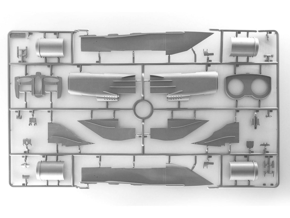 Piezas 3 de la maqueta del avión ruso Mig-25 BM en escala 1:48 de IC referencia 48905