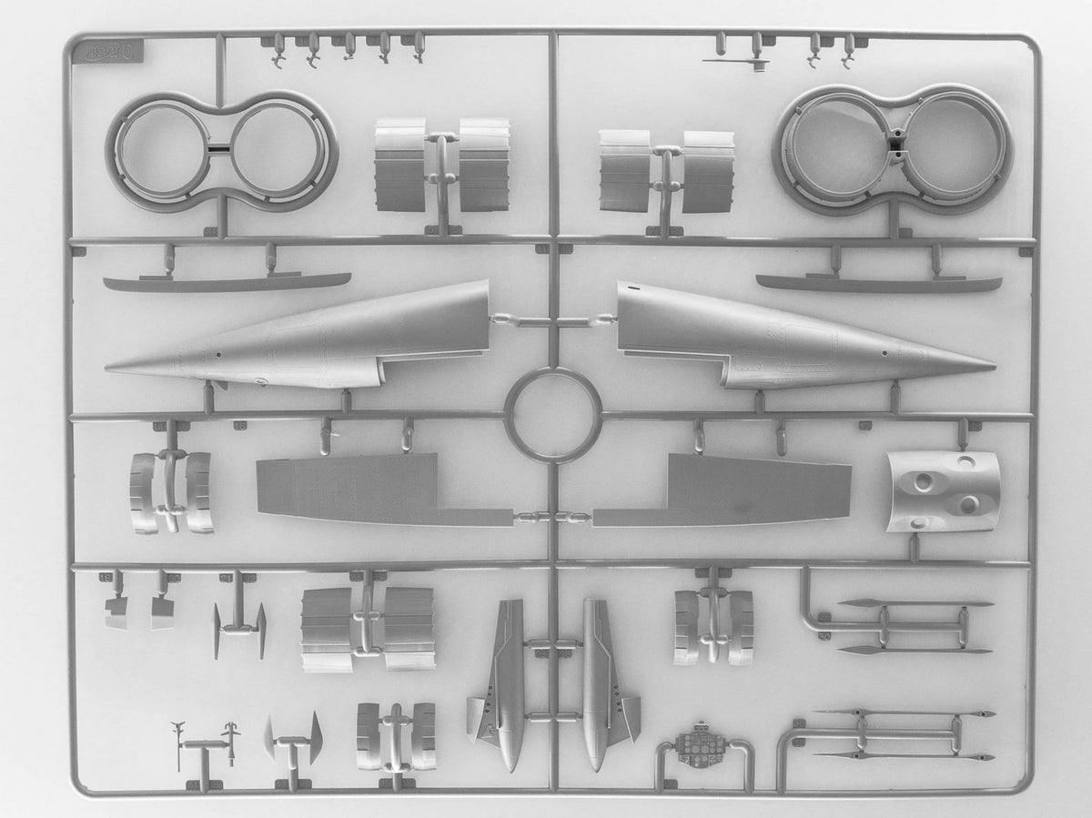 Piezas 6 de la maqueta del avión ruso Mig-25 BM en escala 1:48 de IC referencia 48905