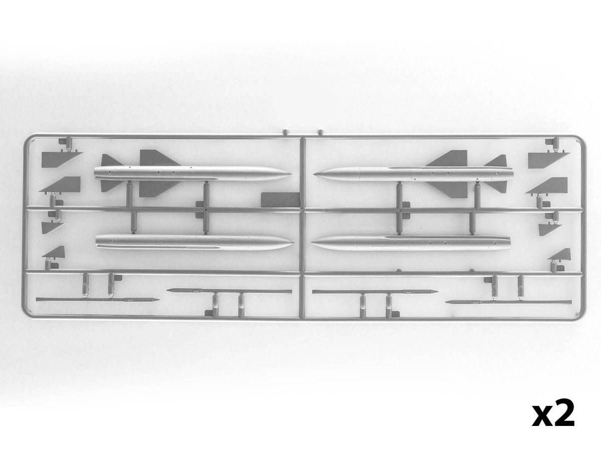 Piezas 8 de la maqueta del avión ruso Mig-25 BM en escala 1:48 de IC referencia 48905
