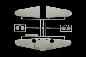 Piezas 2 de la maqueta del caza alemán Bf-109 K-4 en escala 1:48 de Italeri referencia 2805