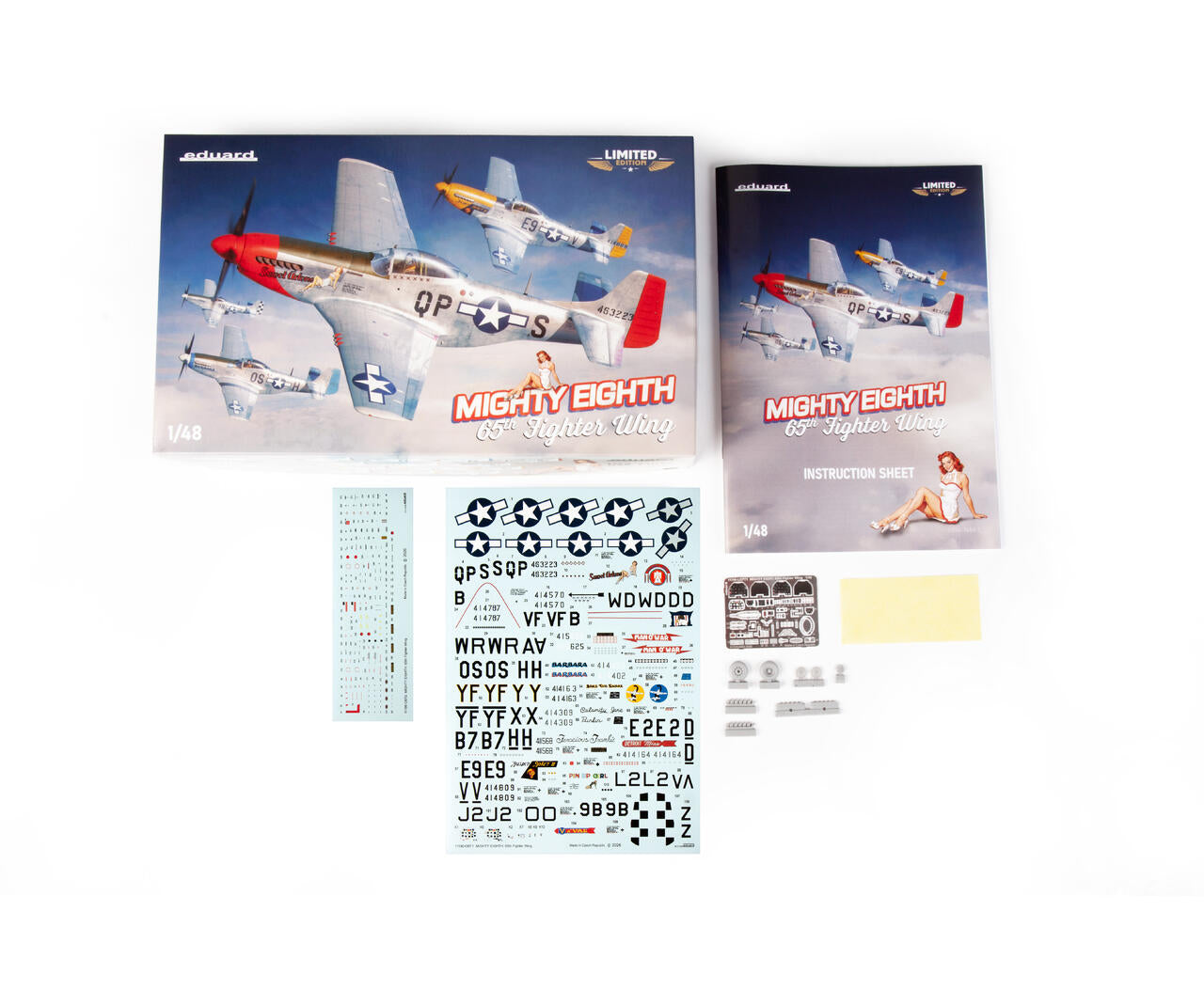 Contenido de la caja de la maqueta del caza P-51 Mustang en edición especial Mighty Eight 65th Fighter Group en escala 1:48 de Eduard referencia 11196