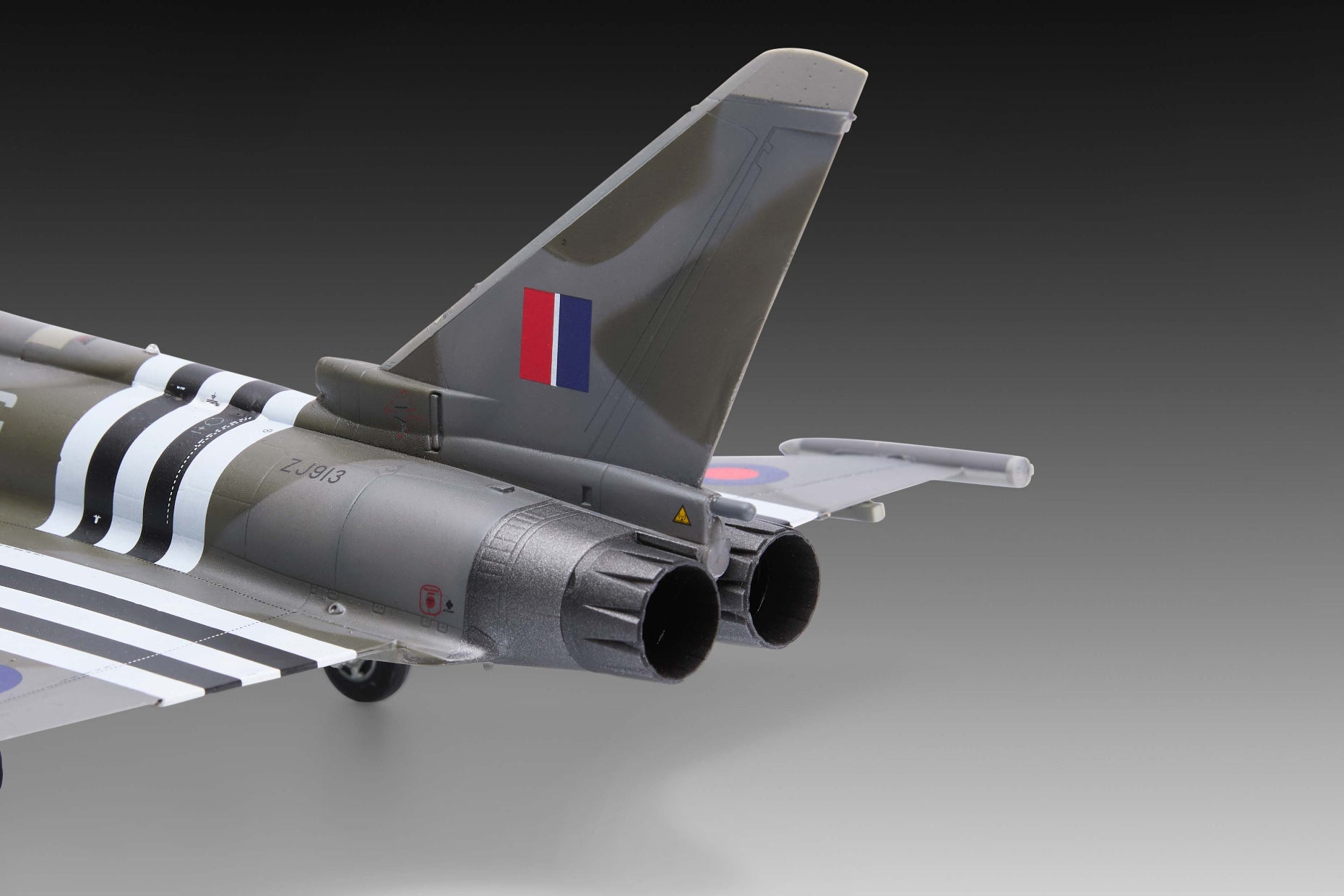Foto toberas de la maqueta del caza Eurofighter Typhoon FGR.4 en escala 1:48 de Revell referencia 03753