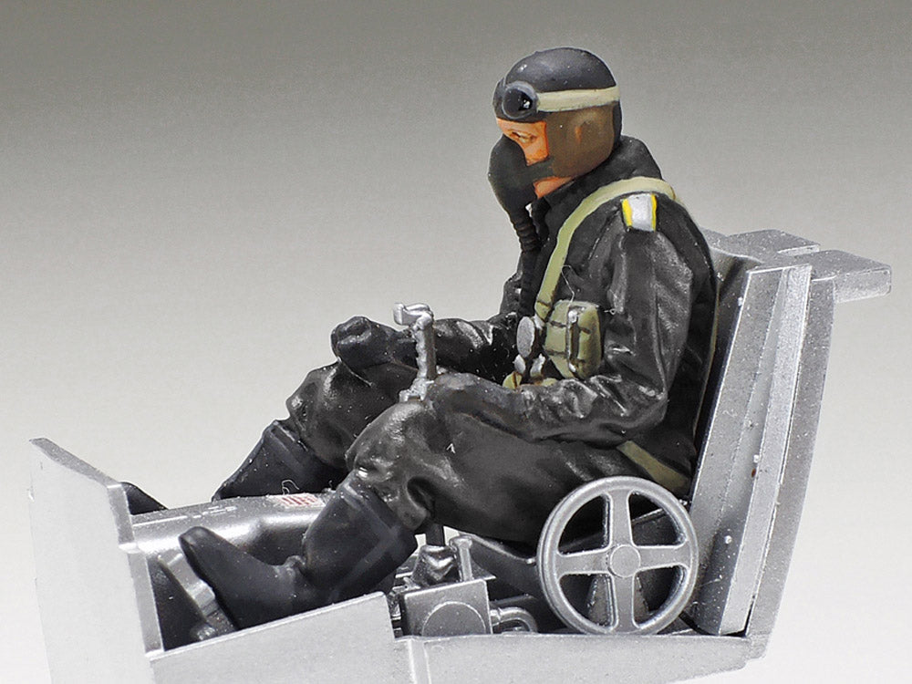 Foto del piloto de la maqueta del caza alemán Messerschmitt BF109 G-6 de producción tardía en escala 1:48 de Tamiya referencia 61128