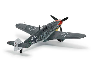 Foto trasera de la maqueta del caza alemán Messerschmitt BF109 G-6 de producción tardía en escala 1:48 de Tamiya referencia 61128