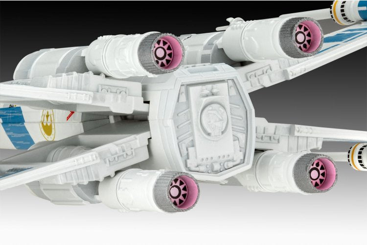 Foto trasera de la maqueta del X-Wing de la Republica en escala 1:57 de la saga Mandalorian referencia 66791 