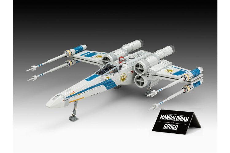 Foto completa de la maqueta del X-Wing de la Republica en escala 1:57 de la saga Mandalorian referencia 66791 