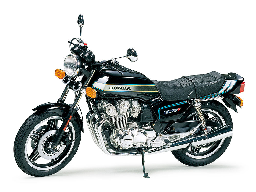 Vista lateral izquierda de la maqueta de la moto Honda CB750F de 1979 en escala 1:16 de Tamiya referencia 16020