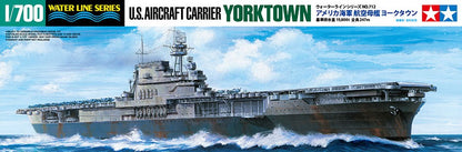 Portada de la caja de la maqueta del portaviones norteamericano USS Yorktown en escala 1:700 de Tamiya referencia 31712