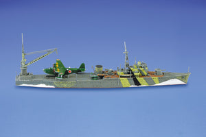 Foto lateral de la maqueta del transporte de hidroaviones japonés Akitsushima en escala 1:700 de Aoshima referencia 05178