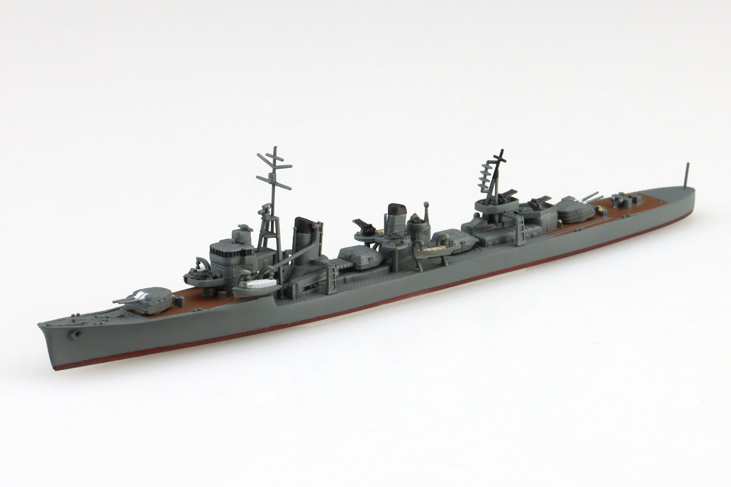 Foto frontal de la maqueta del destructor japonés Shiranui en escala 1:700 de Aoshima referencia 06738