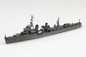 Foto delantera de la maqueta del destructor japonés Hatsushimo en escala 1:700 de Aoshima referencia 06748