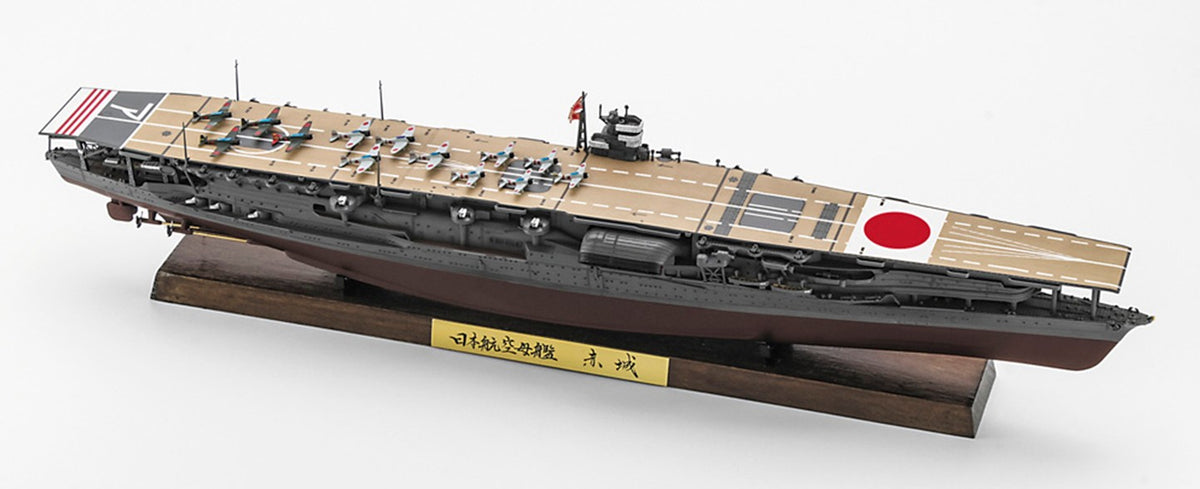 Foto de la maqueta del portaviones japonés Akagi durante la Batalla de Midway en escala 1:700 de Hasegawa referencia 43177