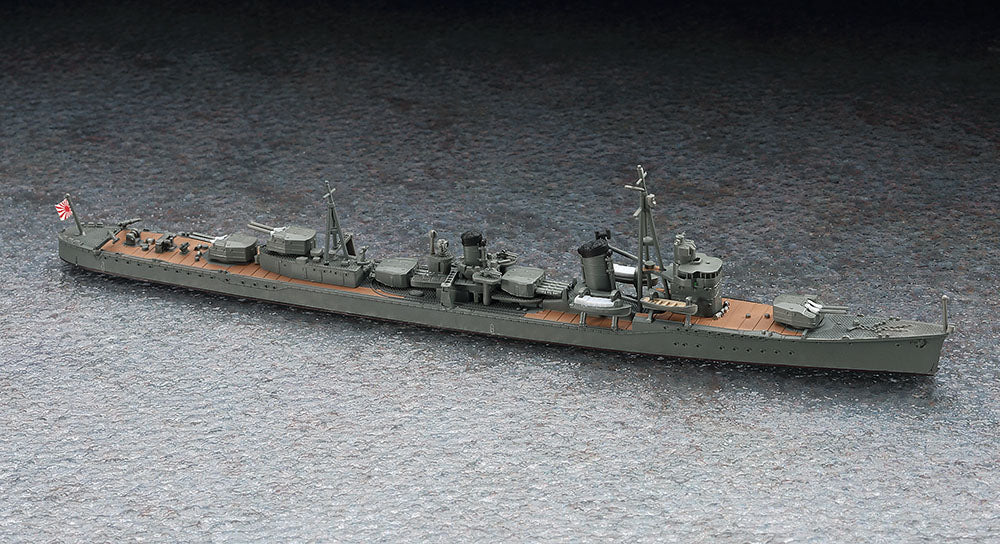 Foto delantera de la maqueta del destructor japonés Asashio en escala 1:700 de Hasegawa referencia 49463