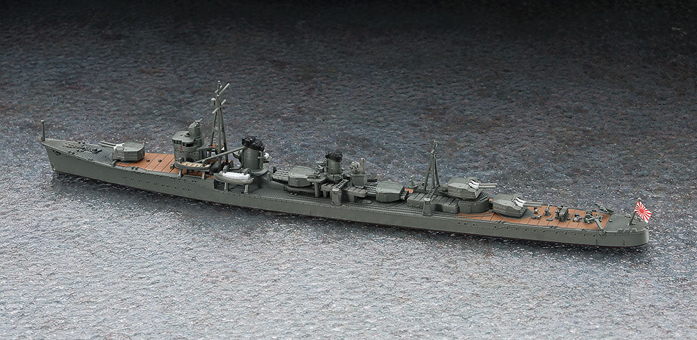 Foto trasera de la maqueta del destructor japonés Asashio en escala 1:700 de Hasegawa referencia 49463