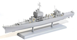 Foto frontal izquierda de la maqueta del USS Long Beach en escala 1:700 de Dragon referencia 7091